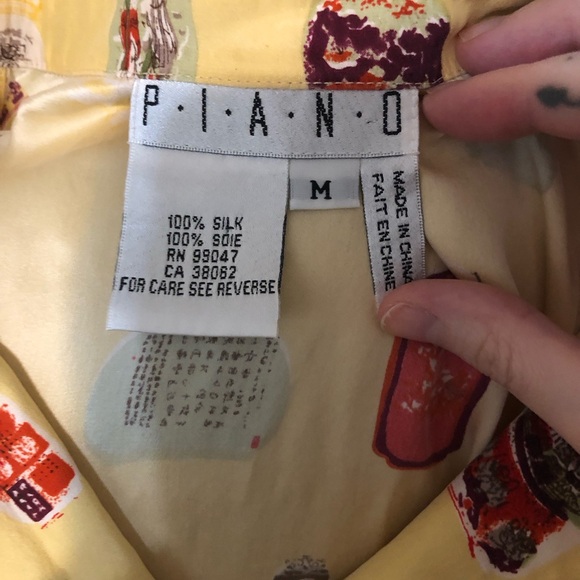 Vintage 90s 100% Silk Shirt Blouse size S-M Medium Unique Bottle Design - Picture 5 of 5